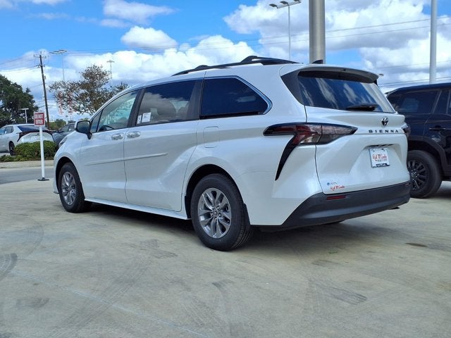 2026 Toyota Sienna XLE