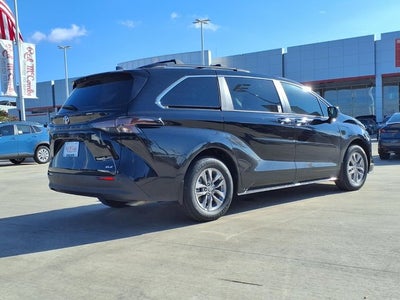 2026 Toyota Sienna XLE