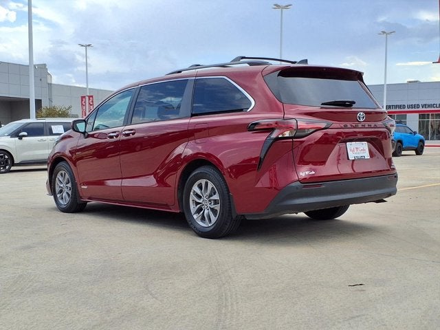 2021 Toyota Sienna XLE
