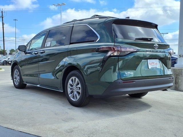 2026 Toyota Sienna XLE