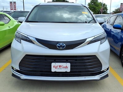 2024 Toyota Sienna XLE