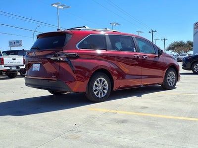 2026 Toyota Sienna XLE