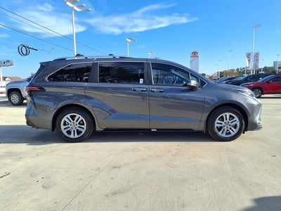 2025 Toyota Sienna Limited