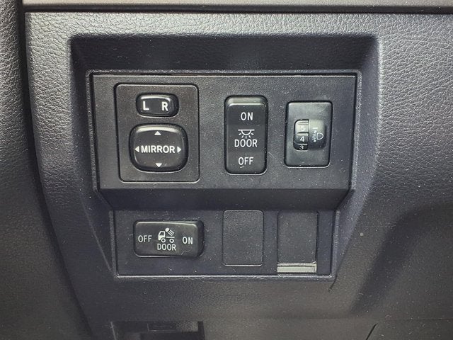 2017 Toyota Tundra 4WD SR5