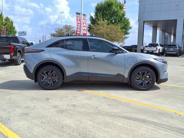 2027 Toyota C-HR SE