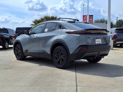 2027 Toyota C-HR SE