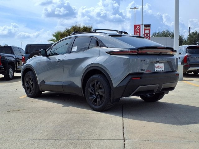 2027 Toyota C-HR SE