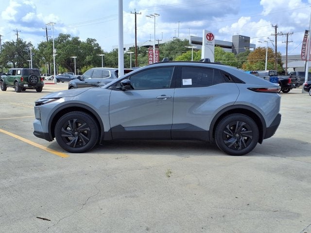 2027 Toyota C-HR SE