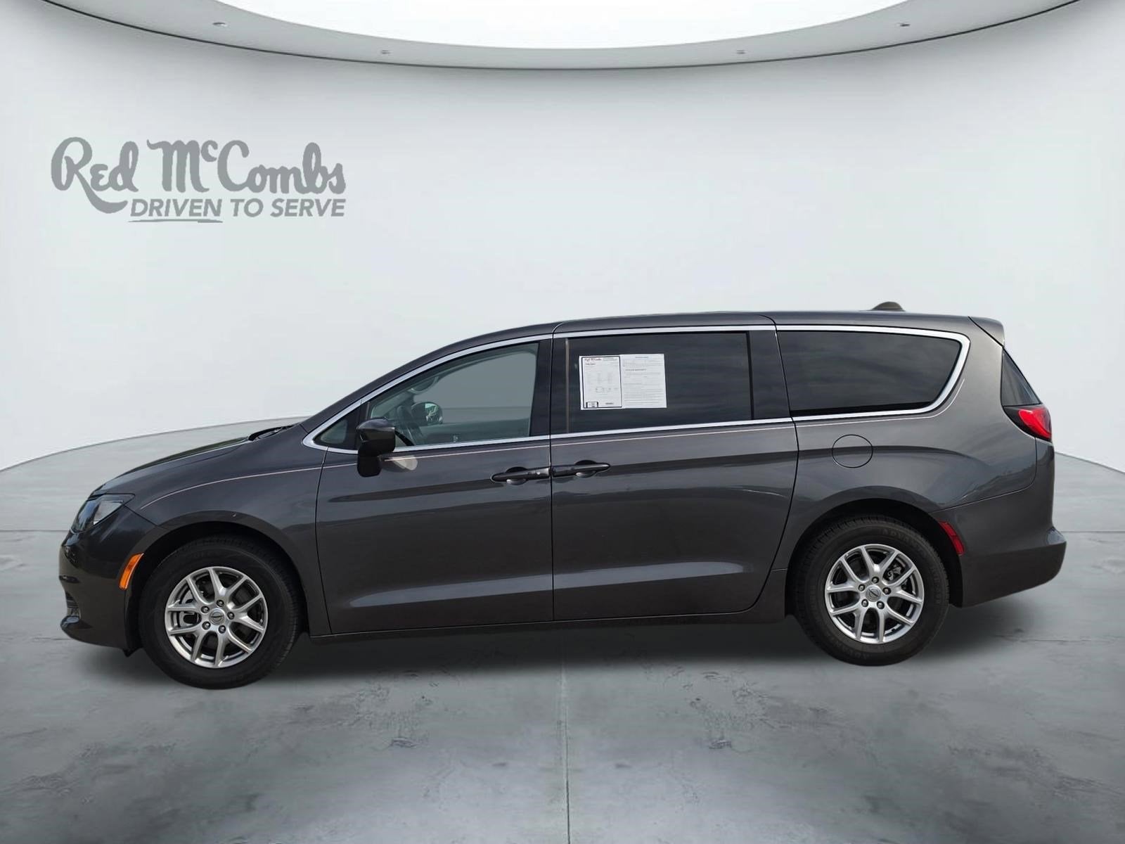 2023 Chrysler Voyager LX