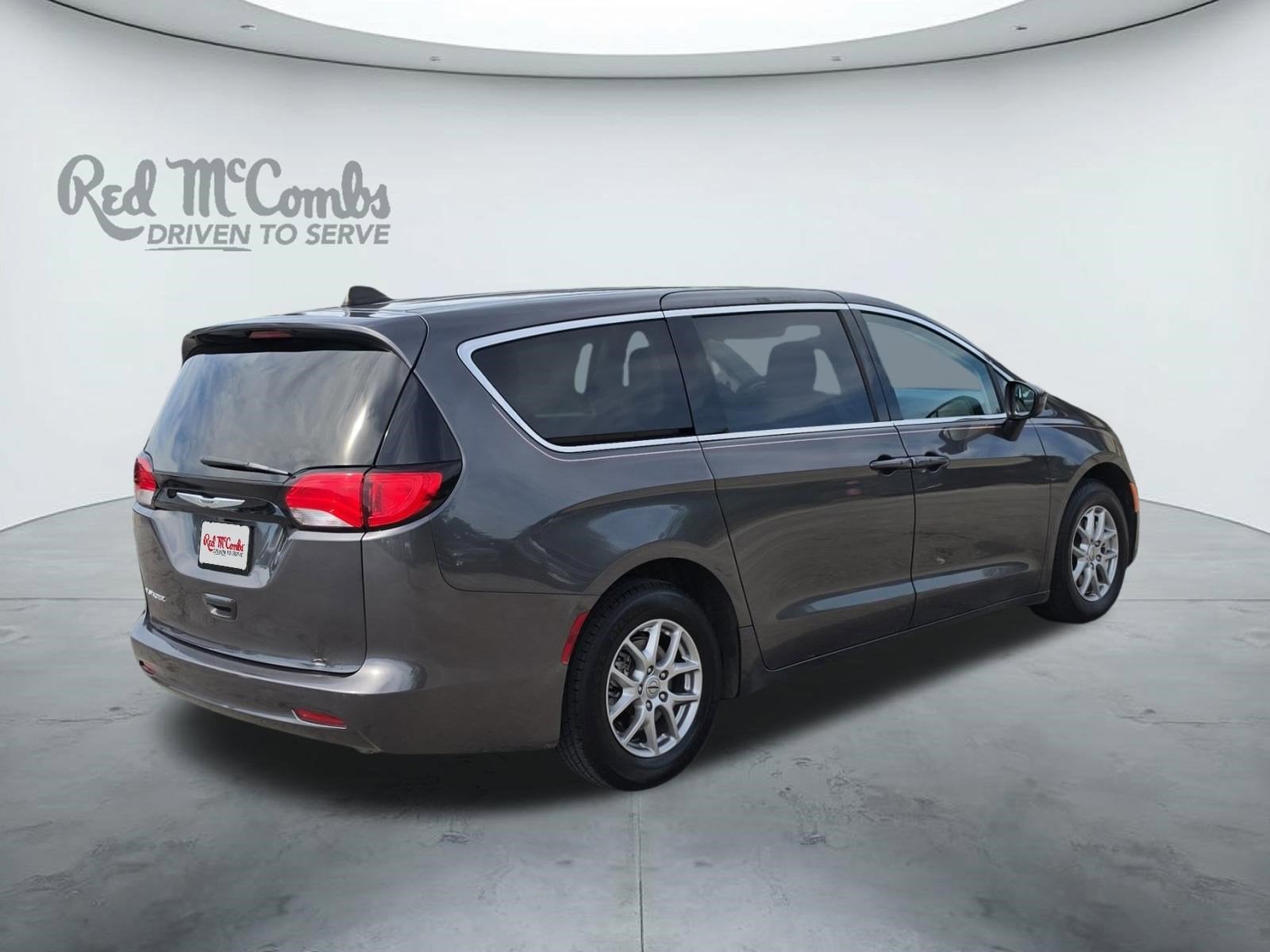 2023 Chrysler Voyager LX