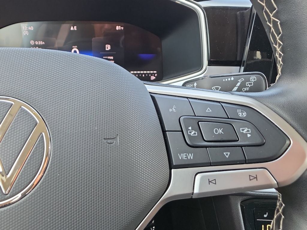 2025 Volkswagen Taos SE