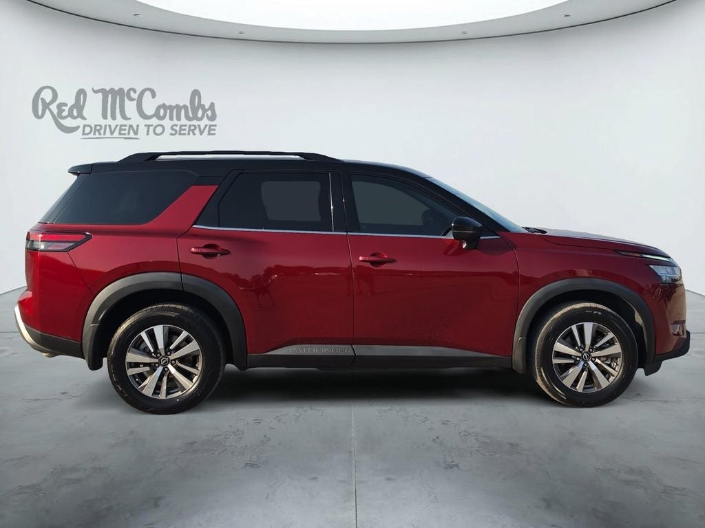2022 Nissan Pathfinder SL