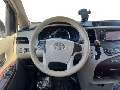2014 Toyota Sienna XLE