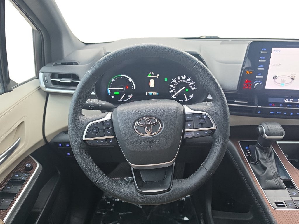2022 Toyota Sienna XLE 8 Passenger