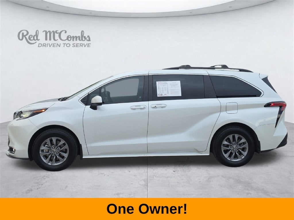 2022 Toyota Sienna XLE 8 Passenger
