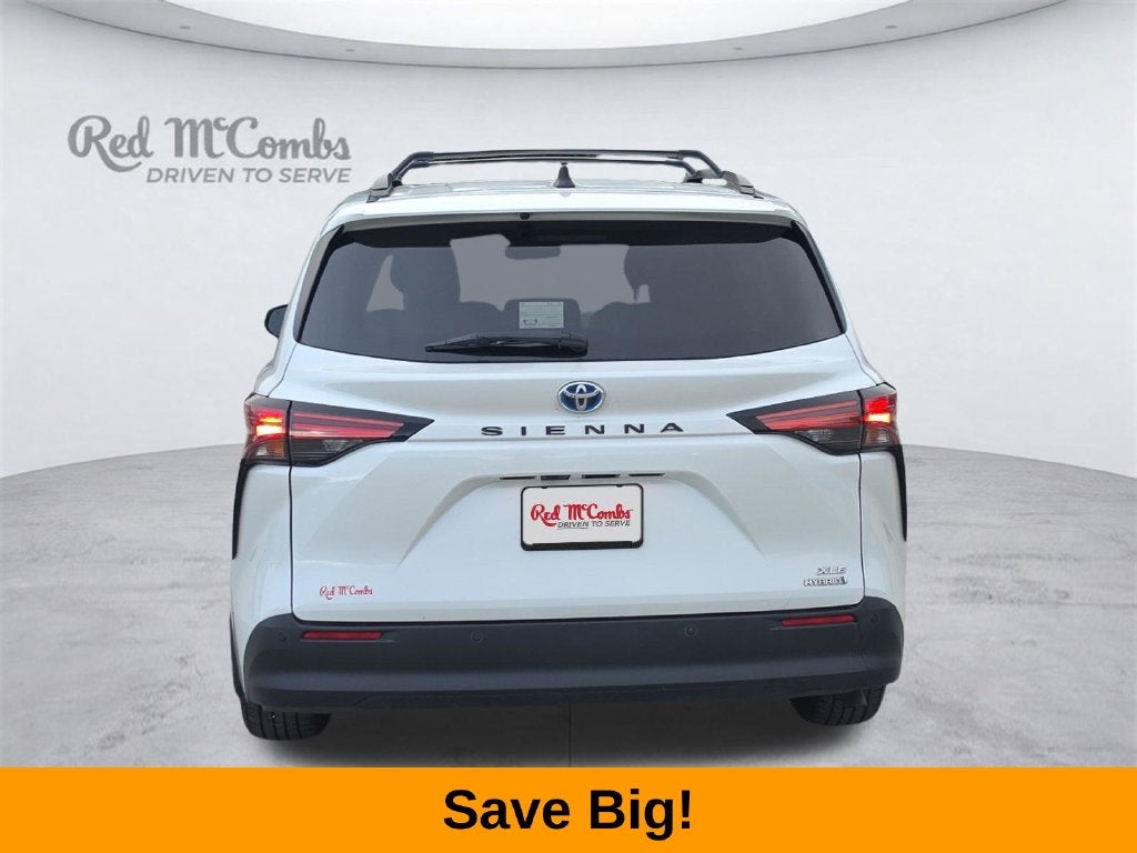 2022 Toyota Sienna XLE 8 Passenger