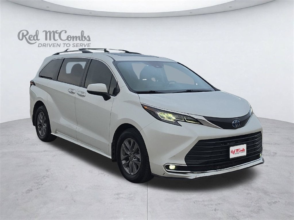 2022 Toyota Sienna XLE 8 Passenger