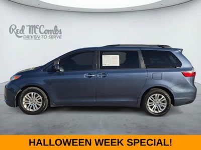 2017 Toyota Sienna XLE 8 Passenger