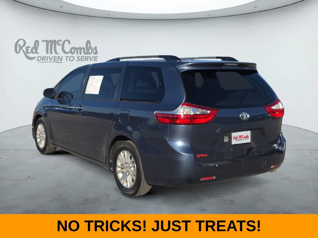 2017 Toyota Sienna XLE 8 Passenger