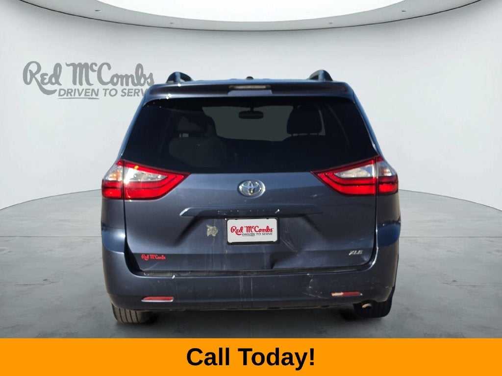 2017 Toyota Sienna XLE 8 Passenger