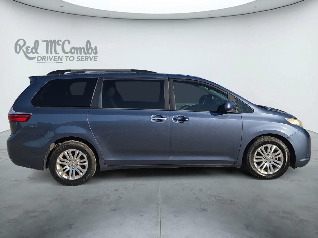 2017 Toyota Sienna XLE 8 Passenger