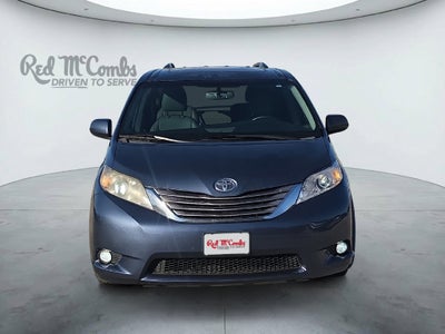 2017 Toyota Sienna XLE 8 Passenger