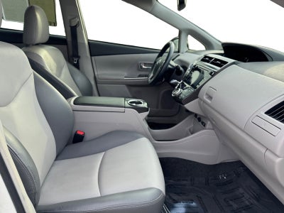 2017 Toyota Prius v Five