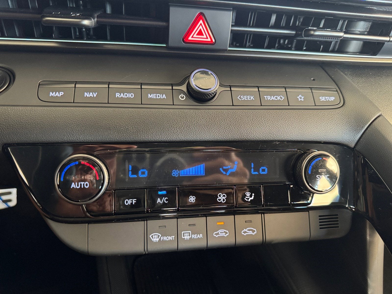 2025 Hyundai Elantra Hybrid SEL Sport