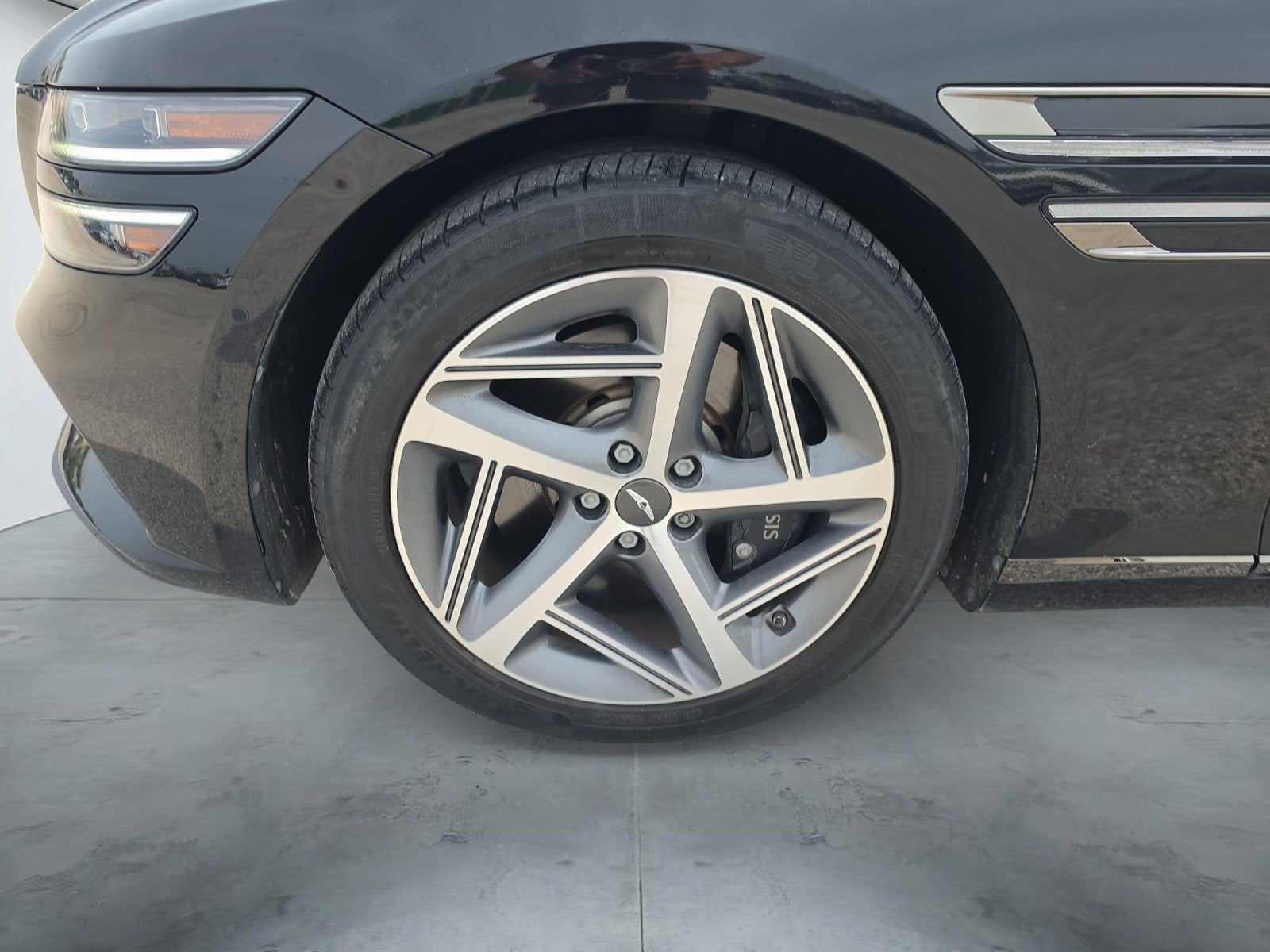 2024 Genesis G80 2.5T