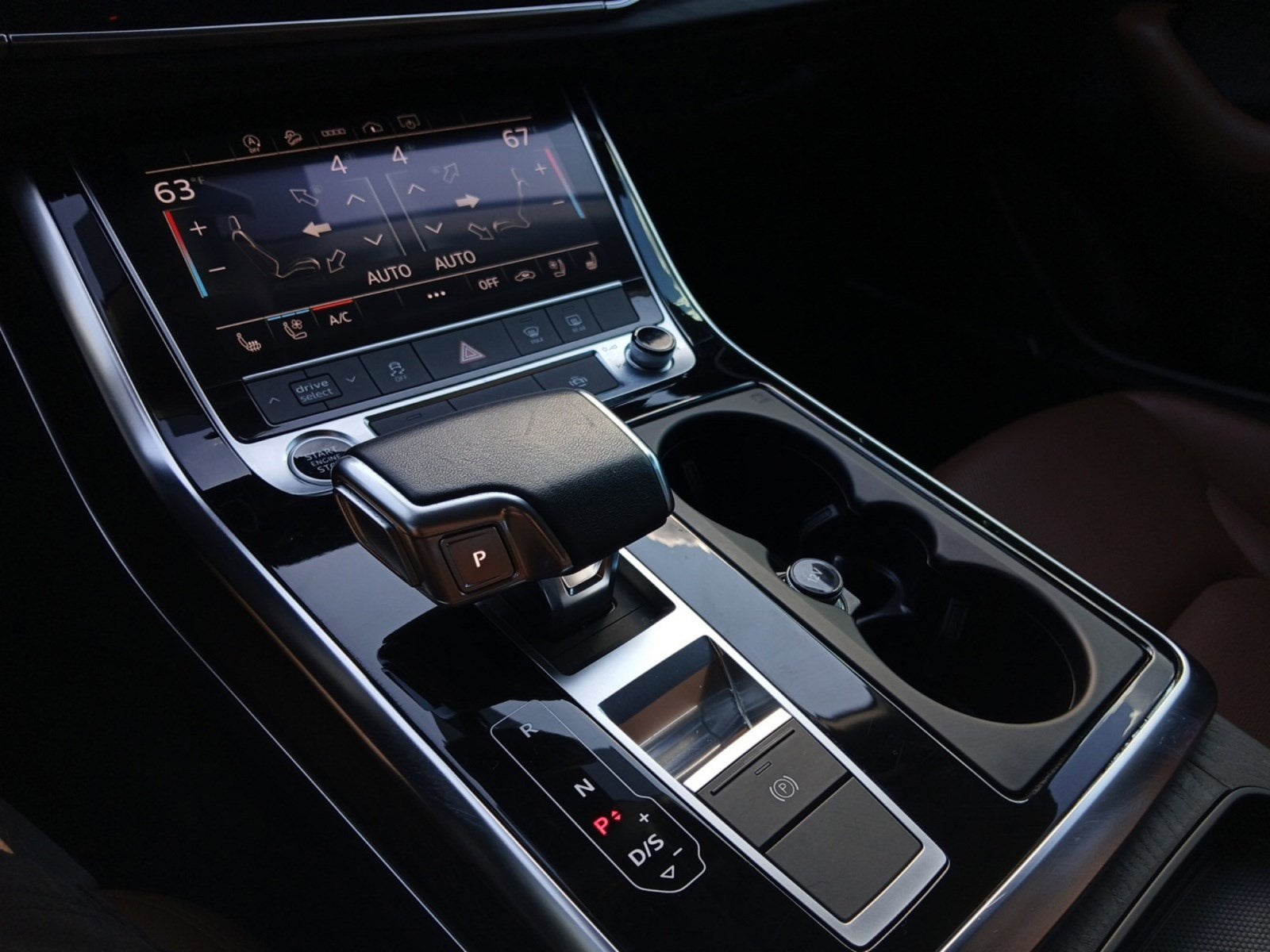 2022 Audi Q8 Premium Plus