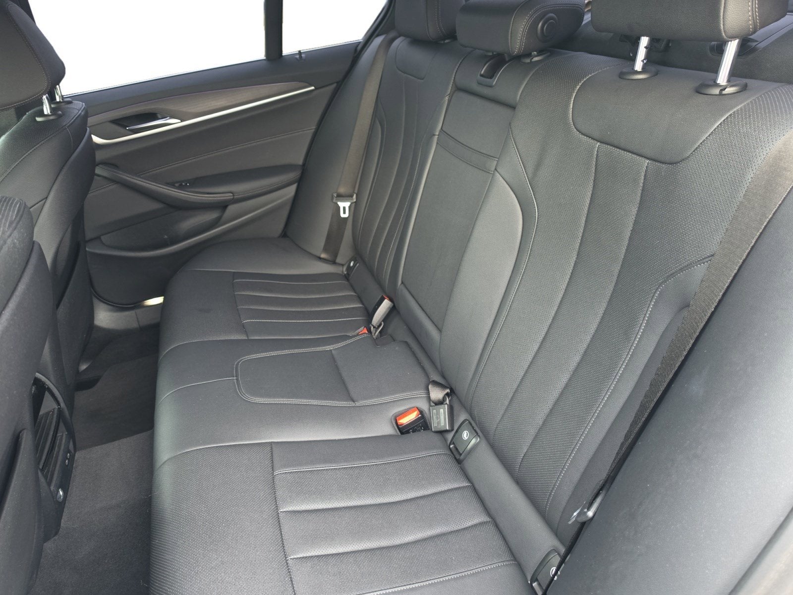 2021 BMW 5 Series 530i