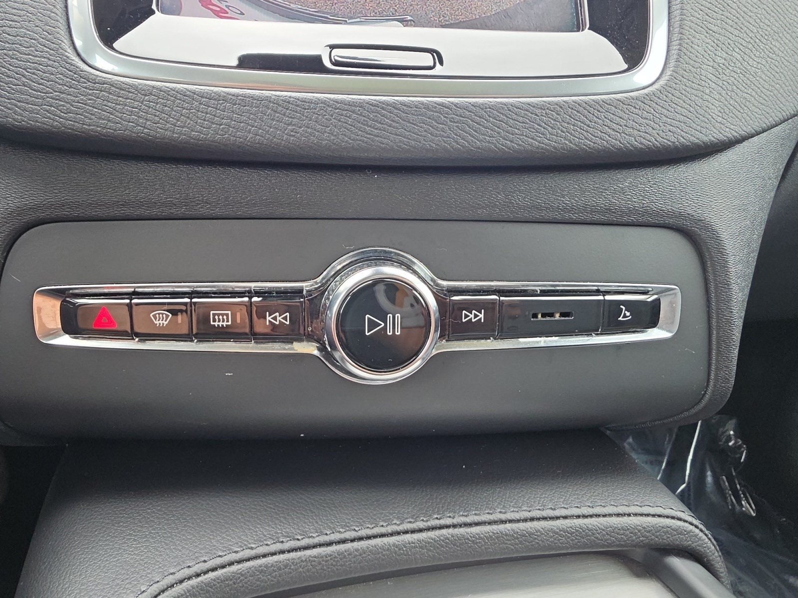 2023 Volvo XC90 Core