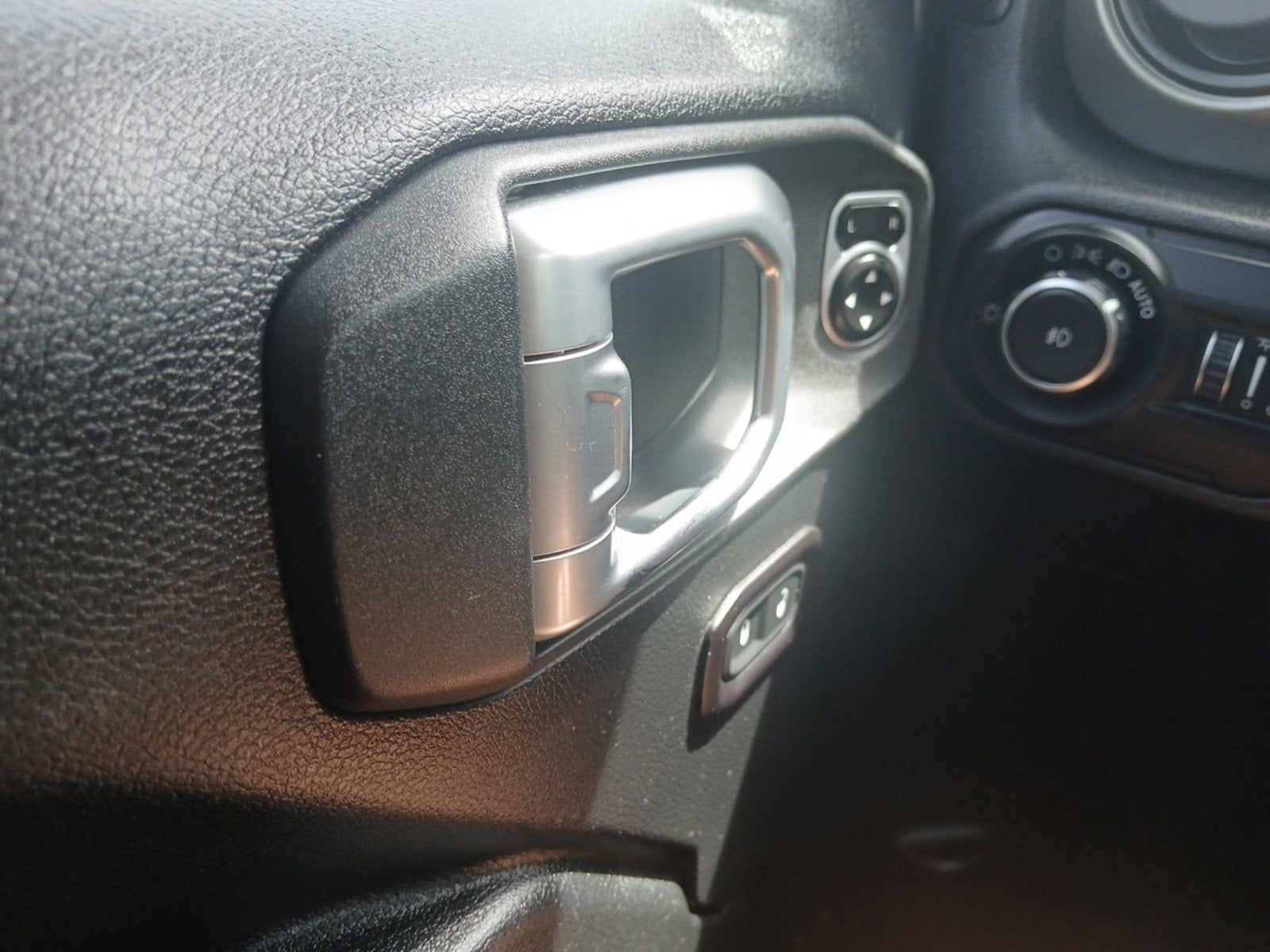 2019 Jeep Wrangler Unlimited Sport S W/ APPLE CARPLAY & ANDROID AUTO