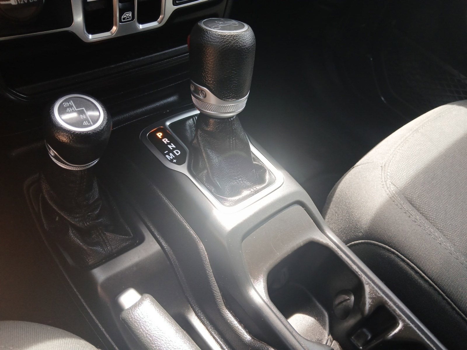 2019 Jeep Wrangler Unlimited Sport S W/ APPLE CARPLAY & ANDROID AUTO