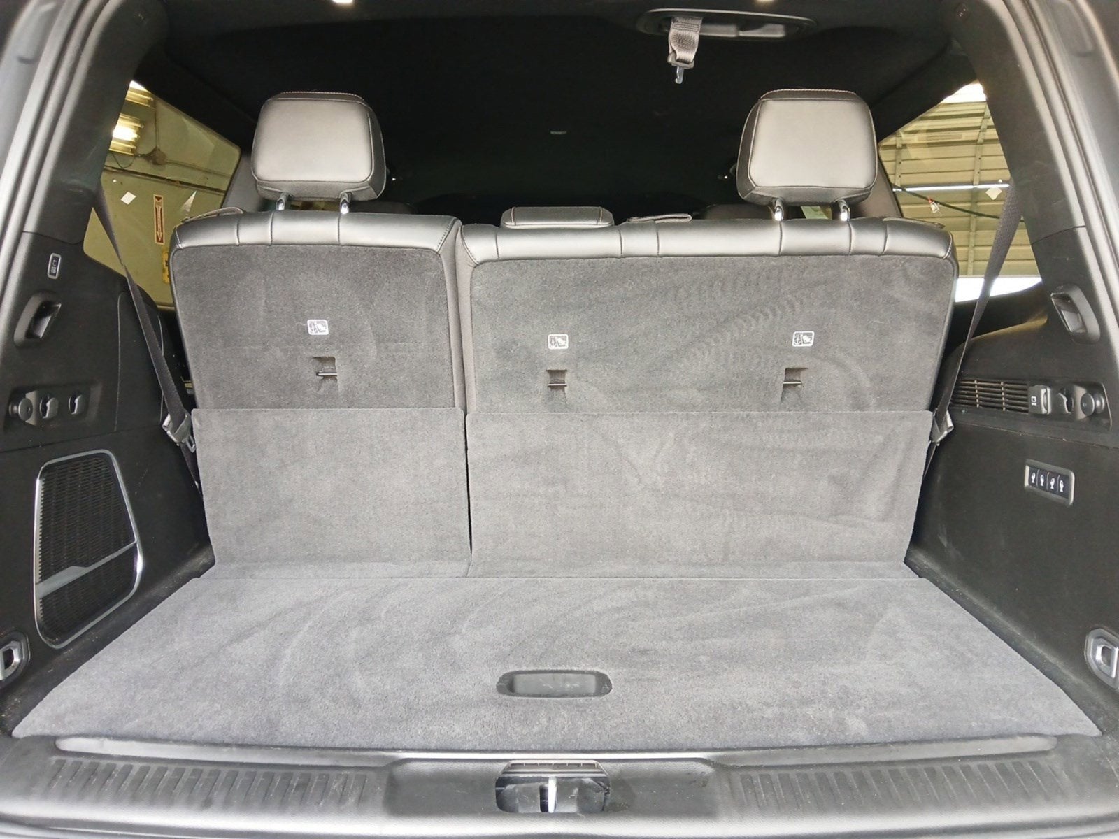 2022 Jeep Wagoneer Series III W/ HANDS-FREE POWER LIFTGATE