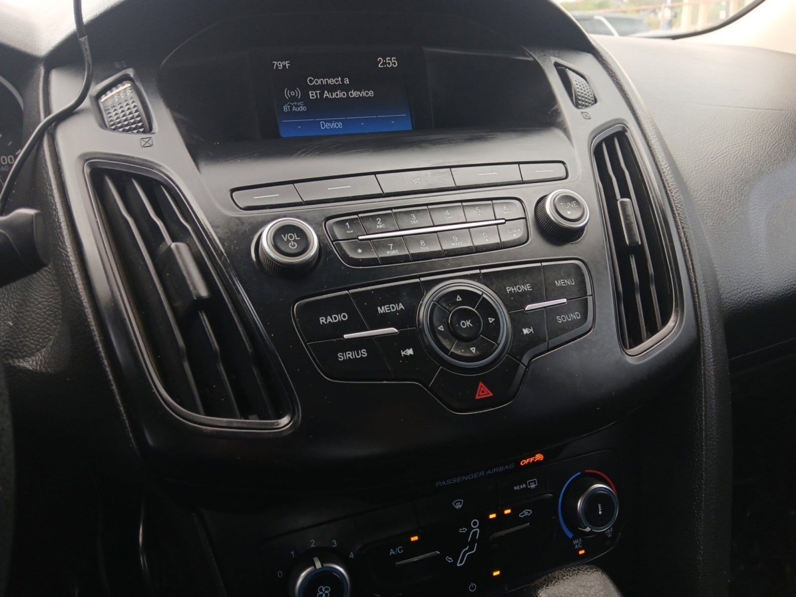 2018 Ford Focus SE W/ REARVIEW CAMERA & KEYLESS ENTRY