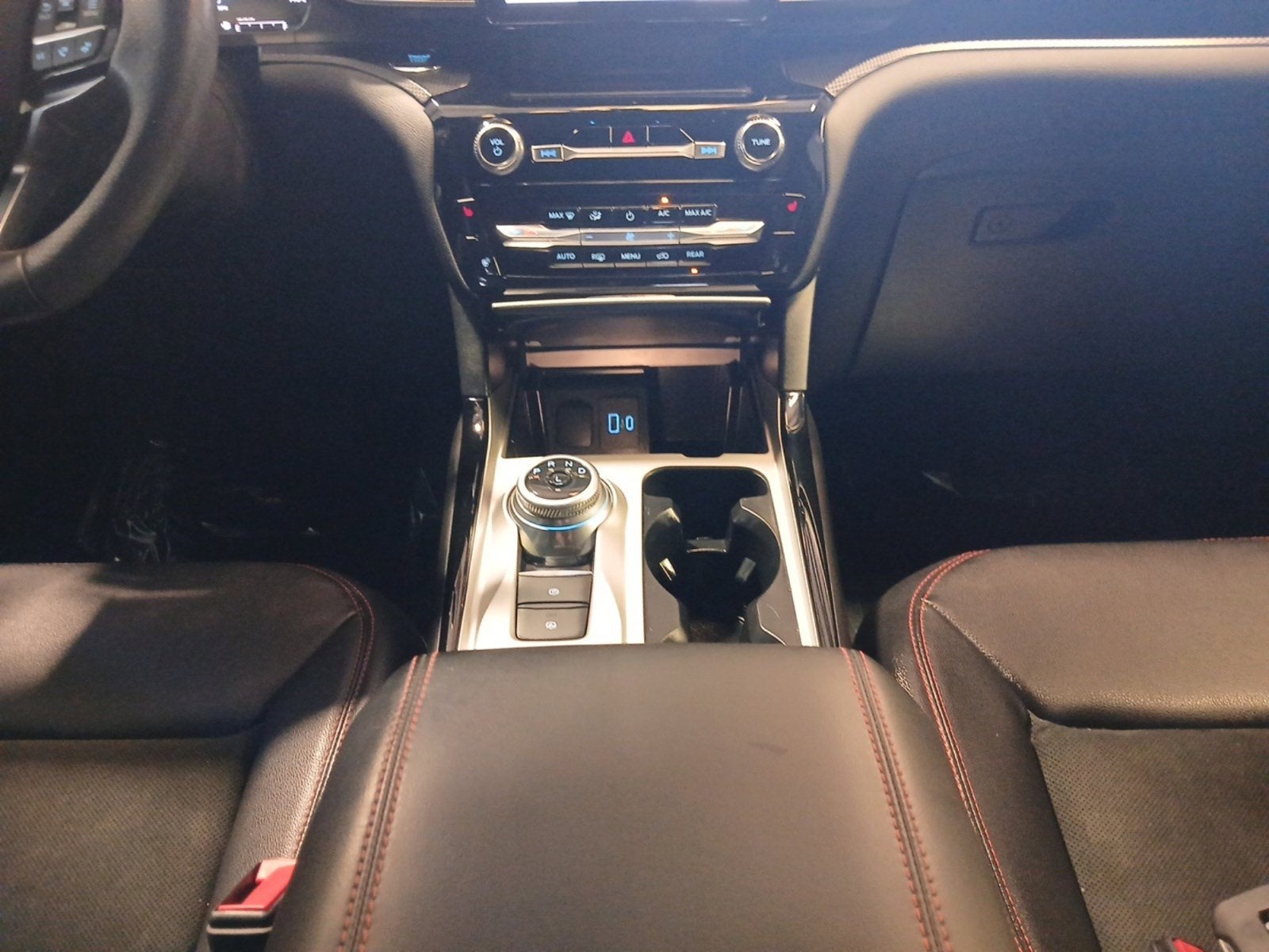2024 Ford Explorer ST-Line
