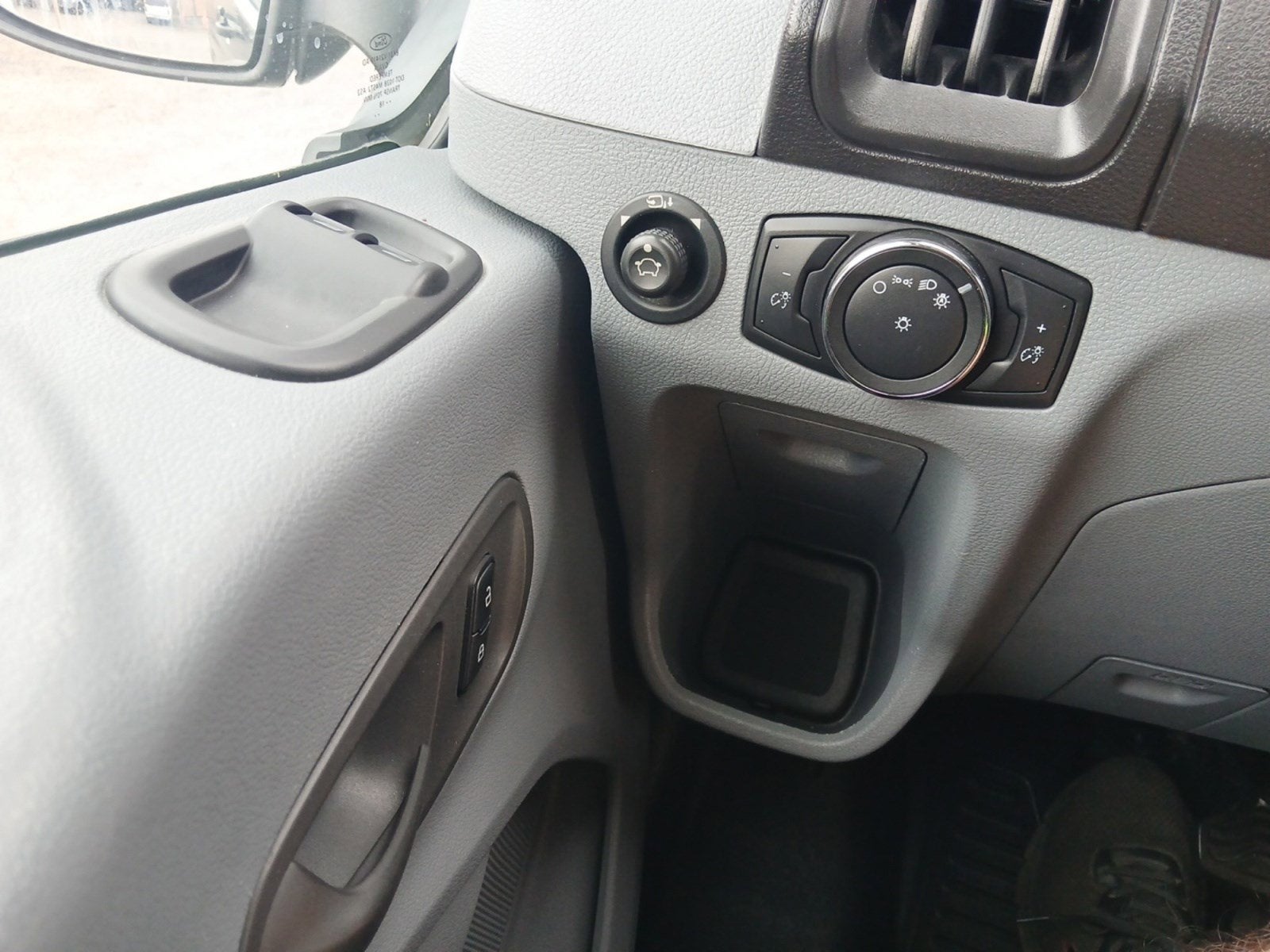 2018 Ford Transit-150 XLT 10 PASSENGER W/ REARVIEW CAMERA