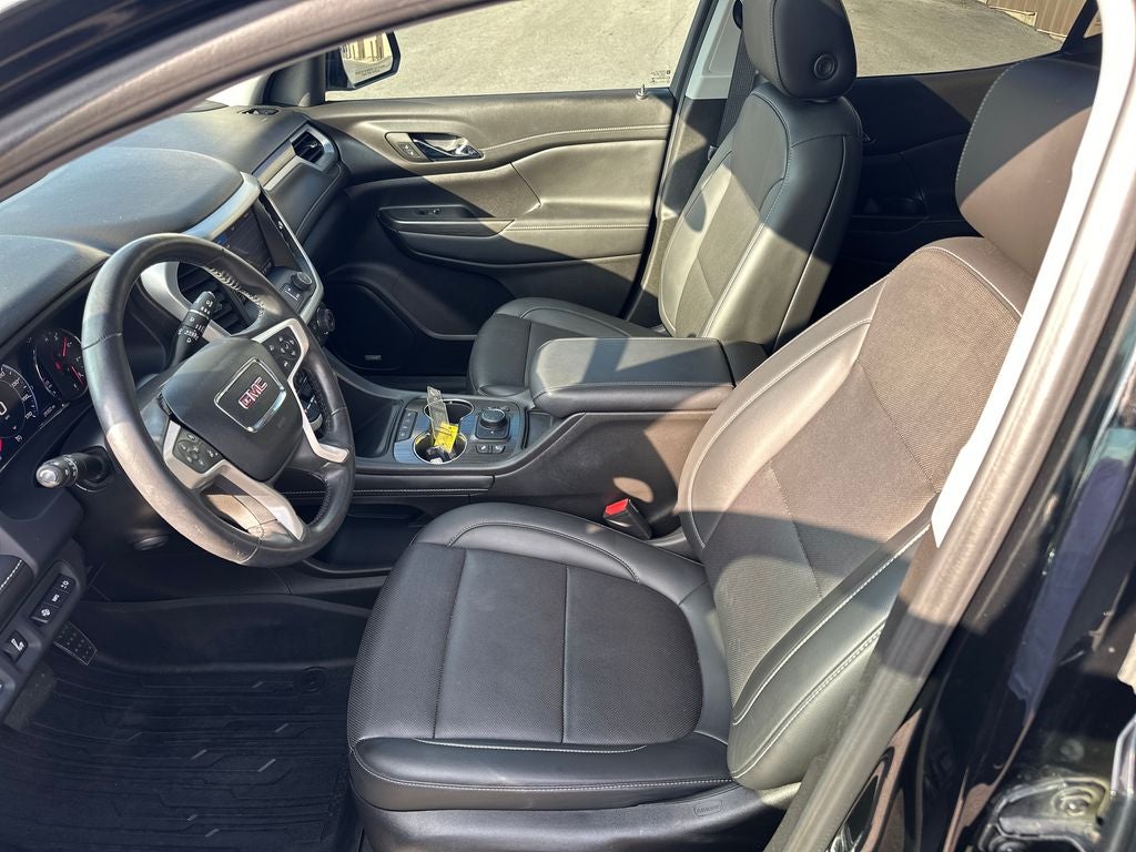 2022 GMC Acadia SLT