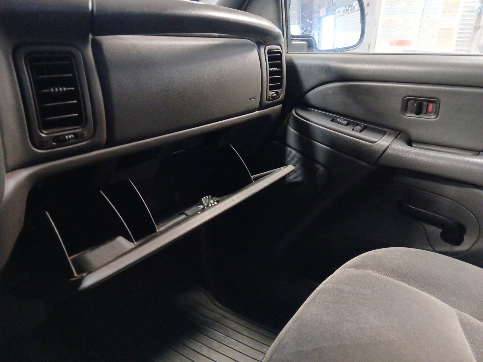 2006 GMC Sierra 1500 SLE1 W/ ELECTRONIC CRUISE CONTROL & POWER DOOR LOCKS