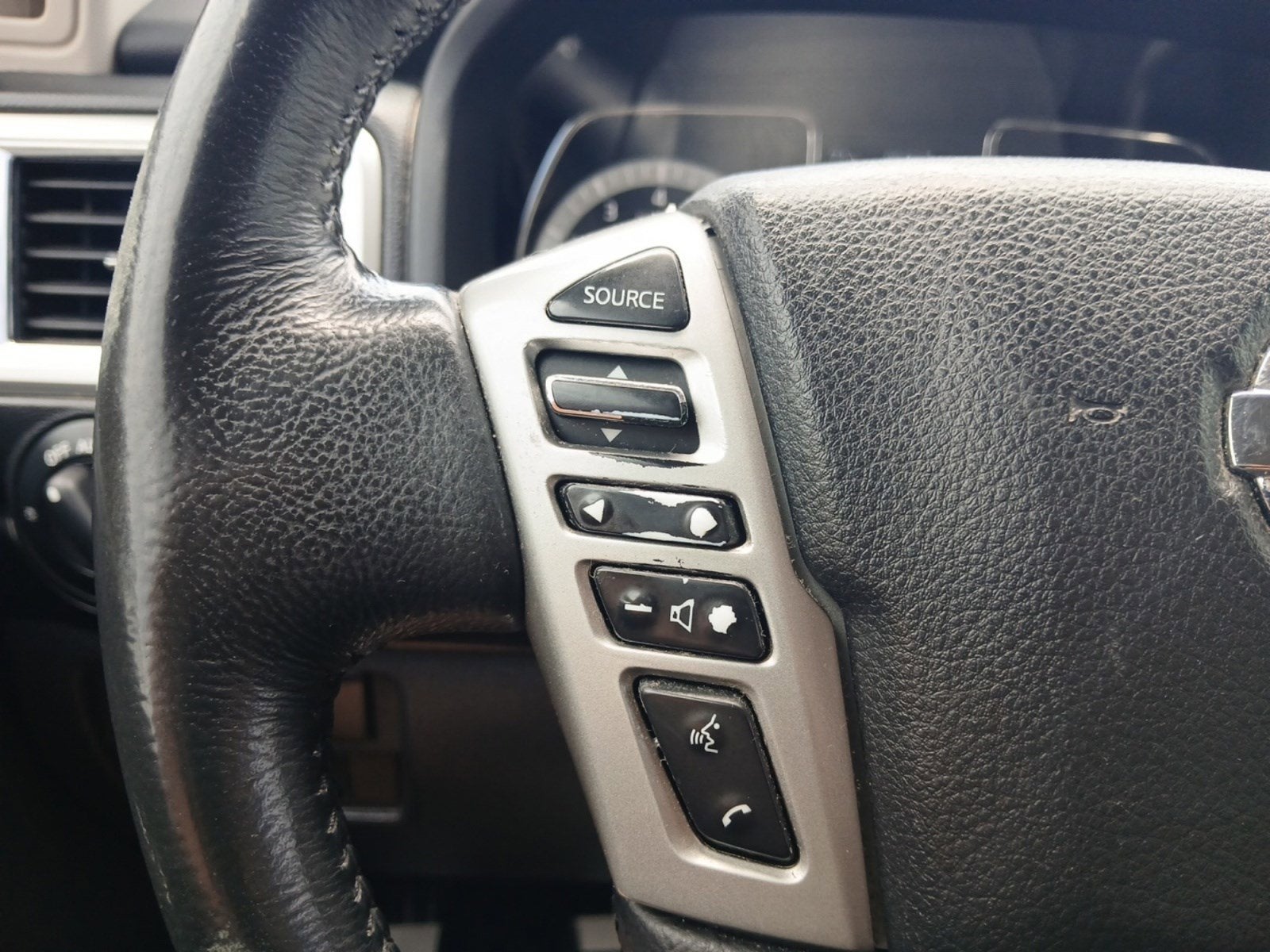 2019 Nissan Titan SV