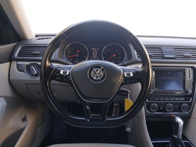 2018 Volkswagen Passat 2.0T R-Line W/ REARVIEW CAMERA & PERIMETER APPROACH LIGHTS