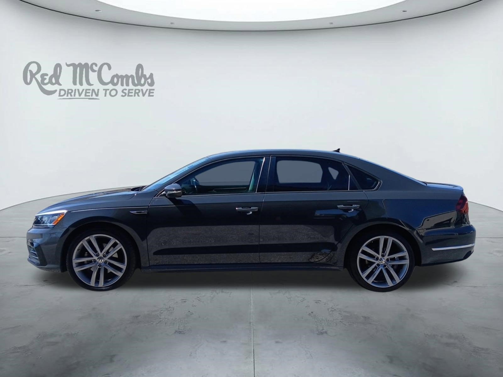 2018 Volkswagen Passat 2.0T R-Line W/ REARVIEW CAMERA & PERIMETER APPROACH LIGHTS