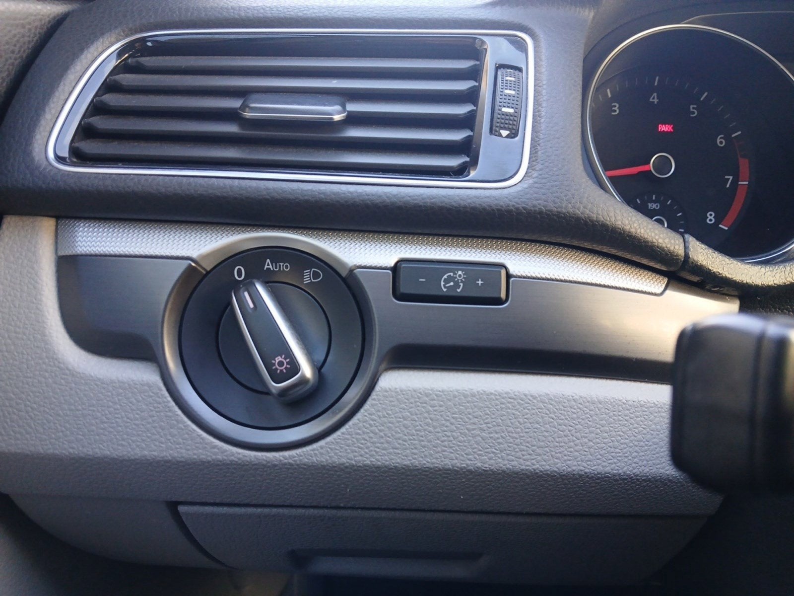 2018 Volkswagen Passat 2.0T R-Line W/ REARVIEW CAMERA & PERIMETER APPROACH LIGHTS