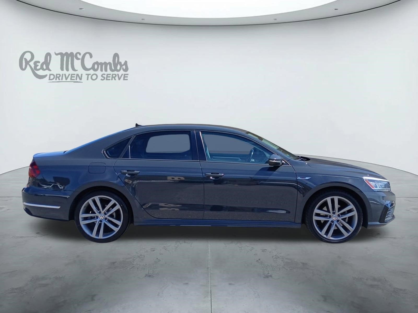 2018 Volkswagen Passat 2.0T R-Line W/ REARVIEW CAMERA & PERIMETER APPROACH LIGHTS