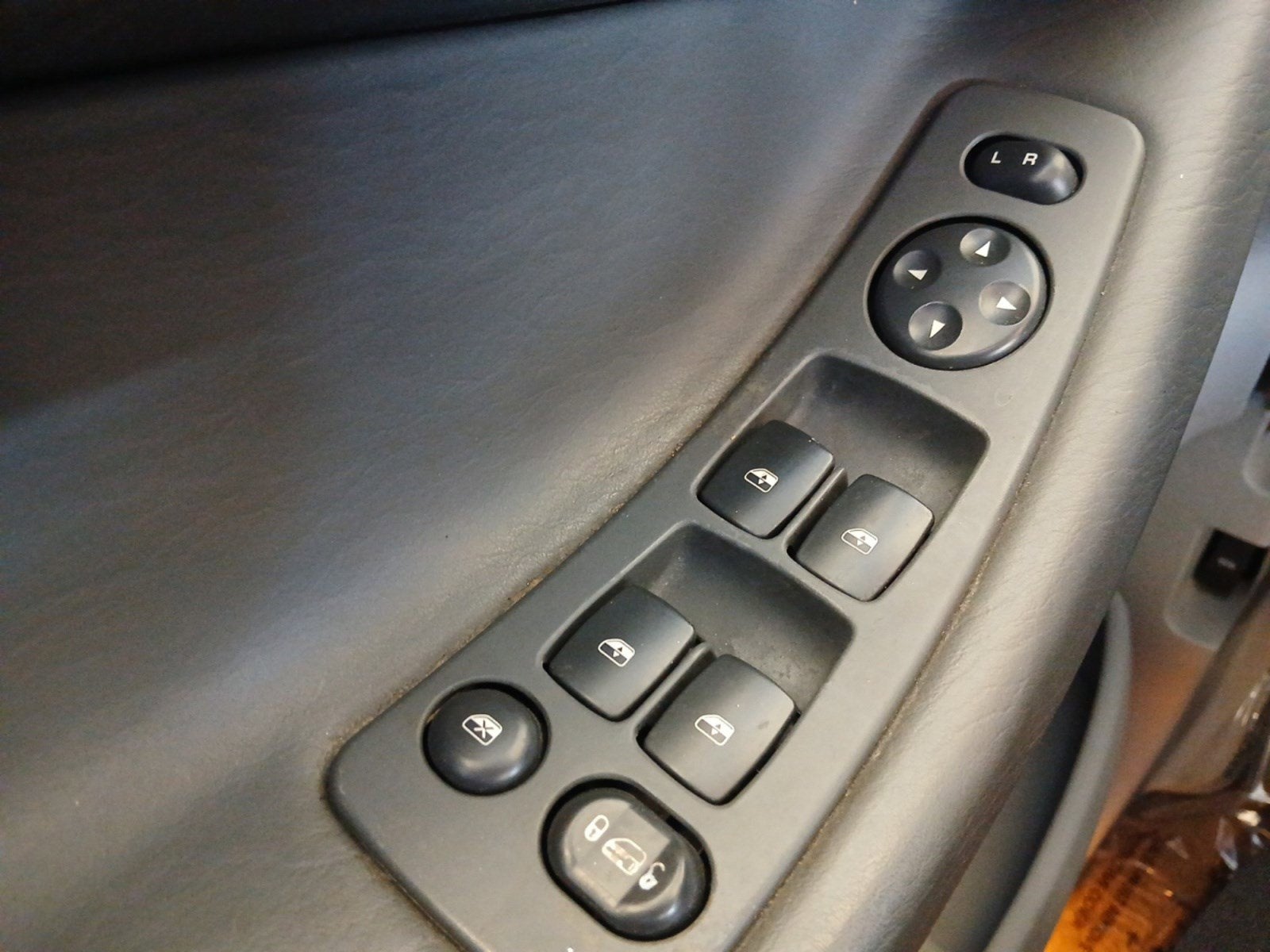 2007 Chrysler Pacifica Touring W/ POWER LIFTGATE & CRUISE CONTROL