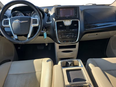2012 Chrysler Town & Country Touring