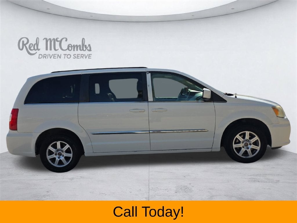 2012 Chrysler Town & Country Touring