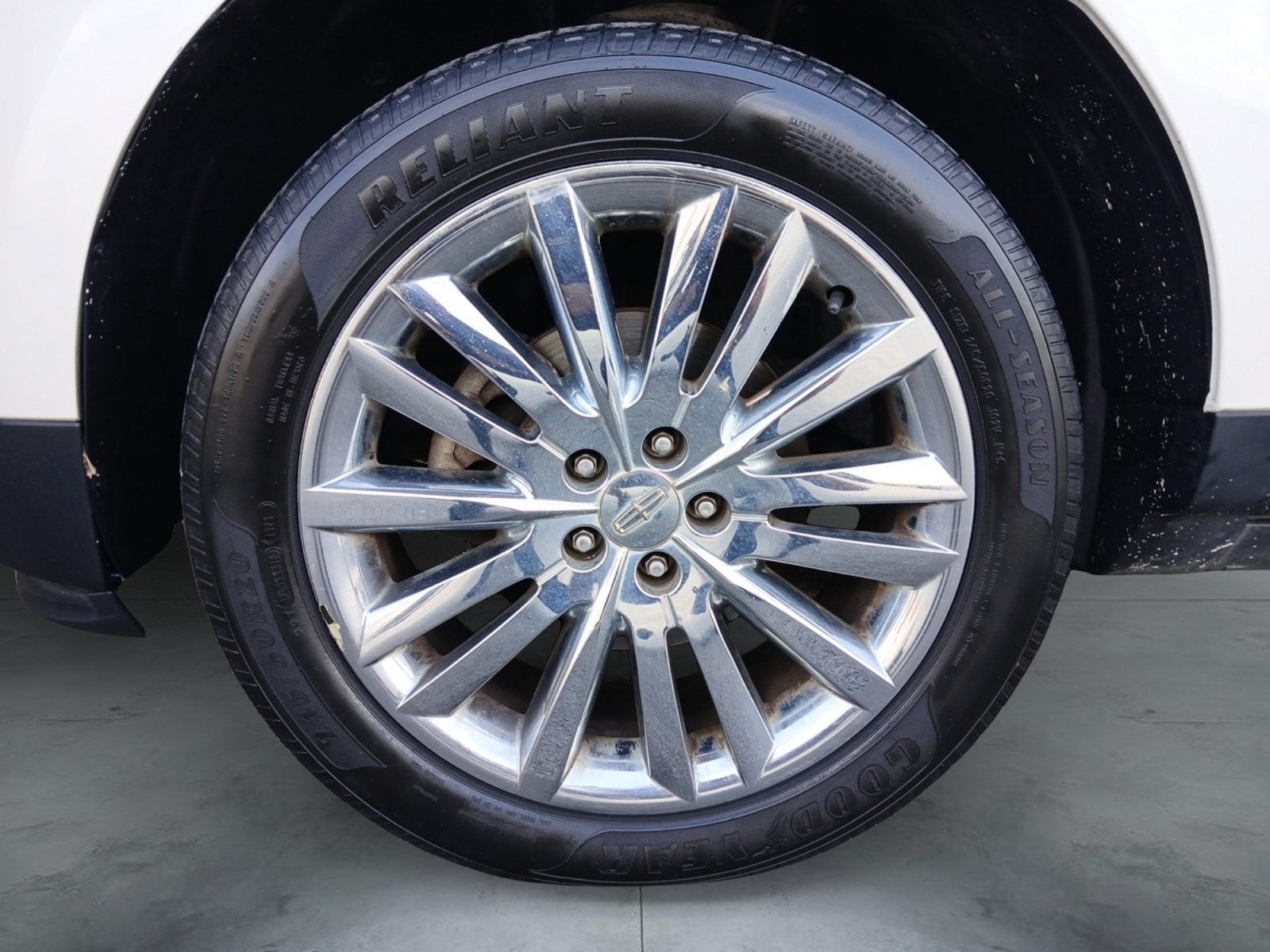 2015 Lincoln MKX Base