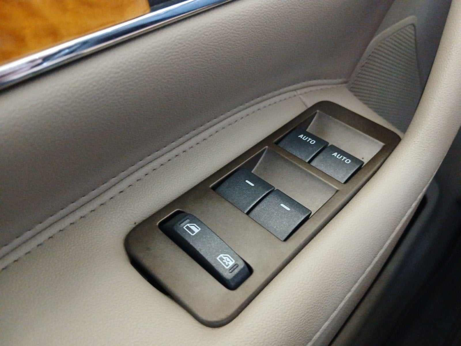 2015 Lincoln MKX Base